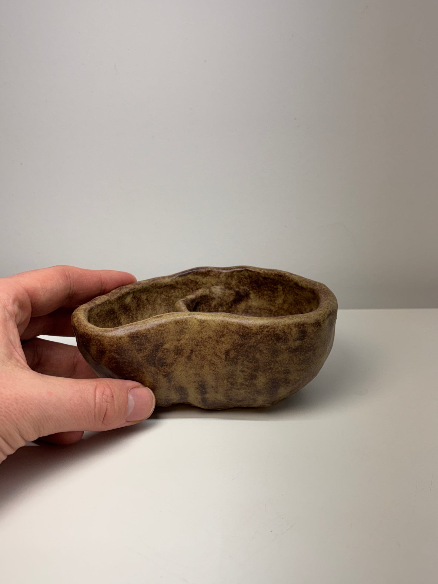 Bog Pot 07 - Mossy Pebble