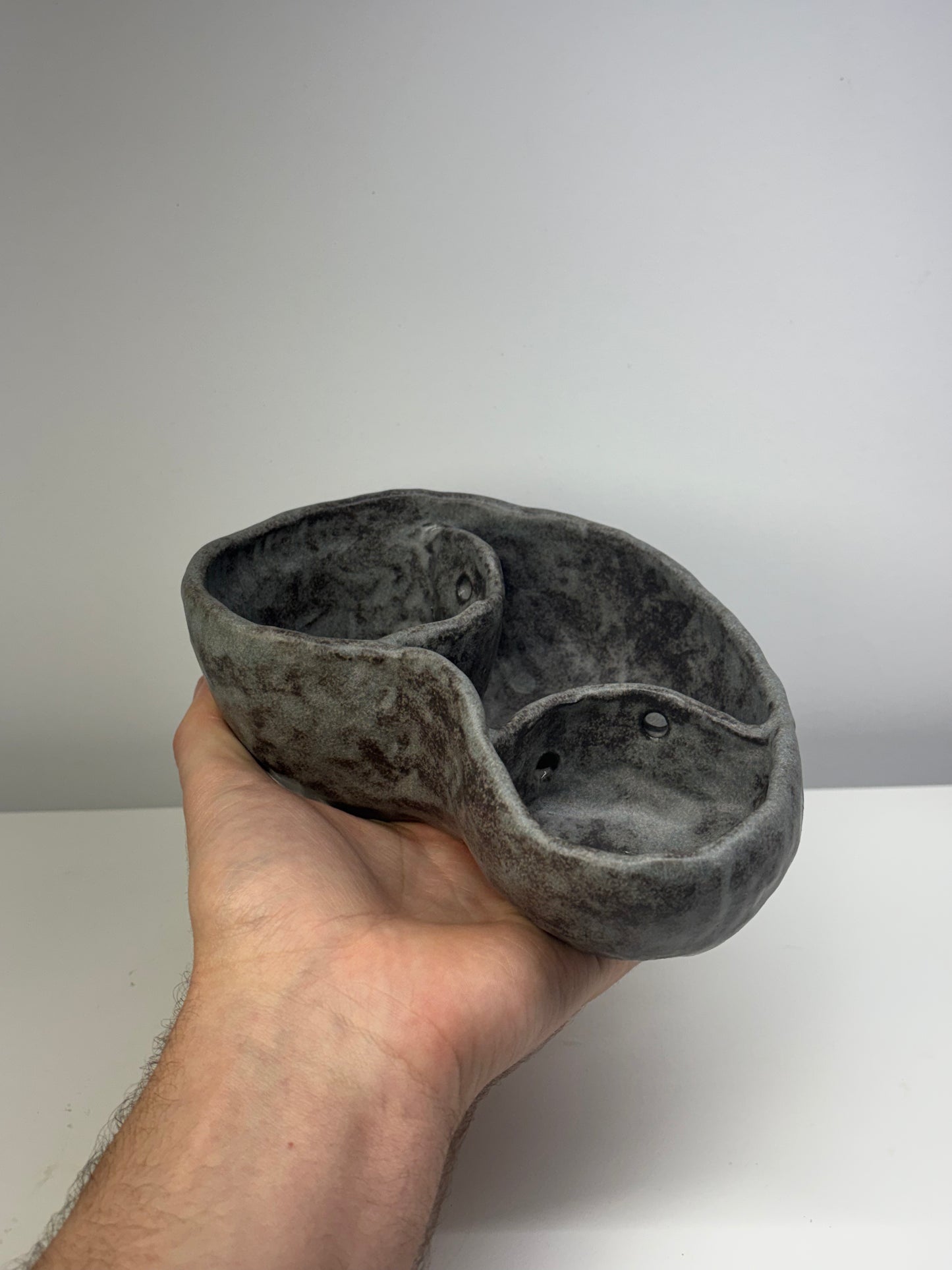 Bog Pot 01 - Grey Strata