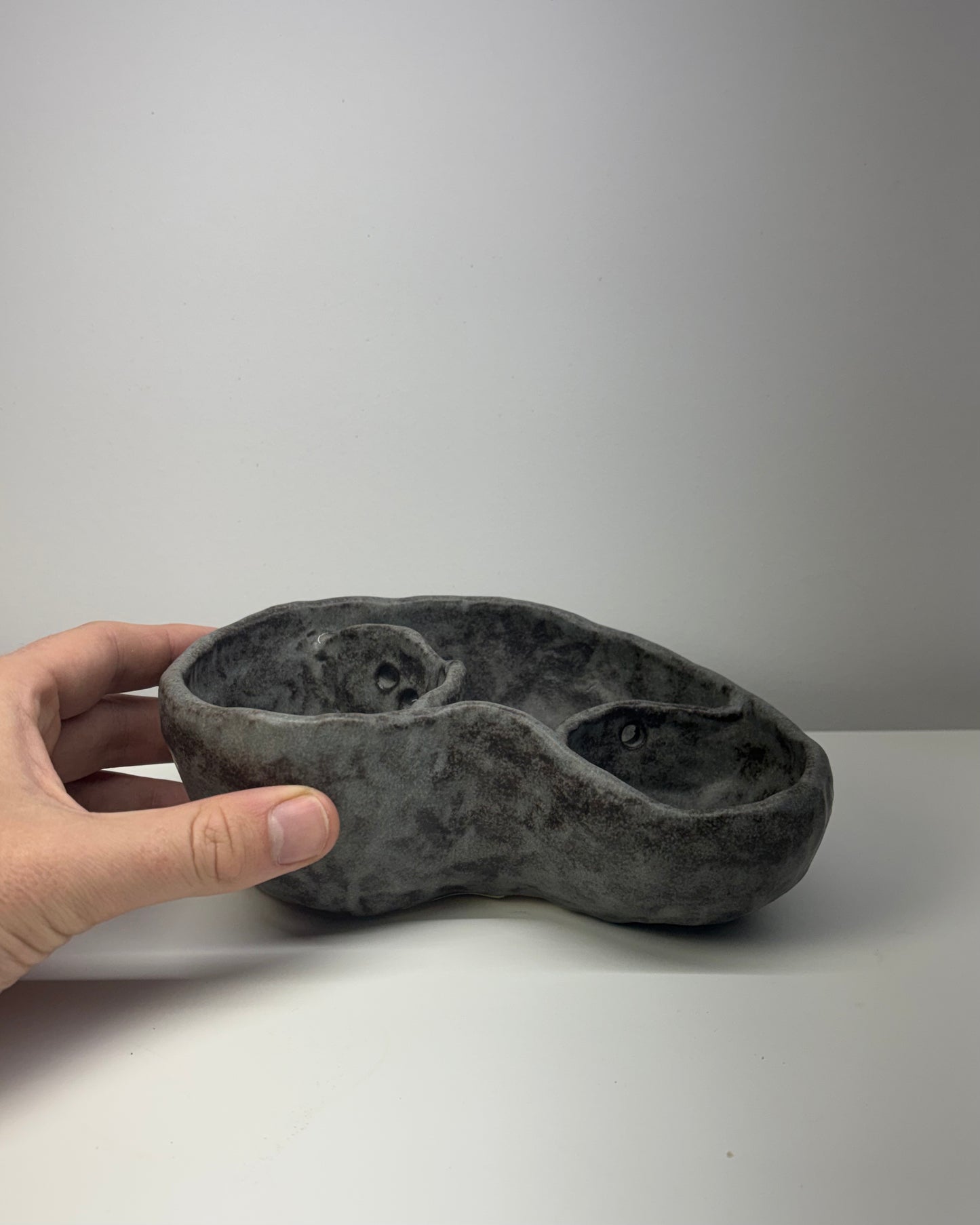 Bog Pot 01 - Grey Strata