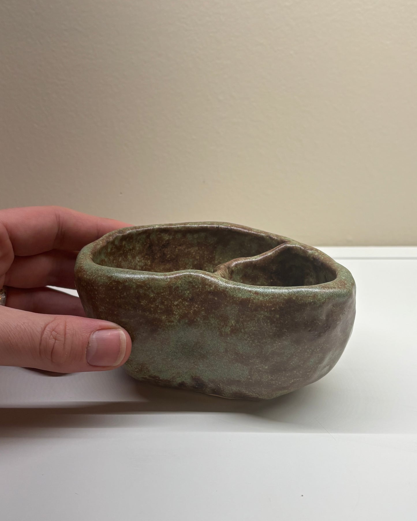 Bog Pot 01 - Mossy Pebble