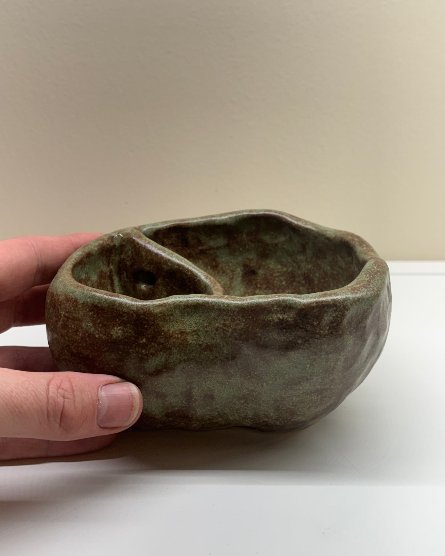 Bog Pot 20 - Mossy Pebble