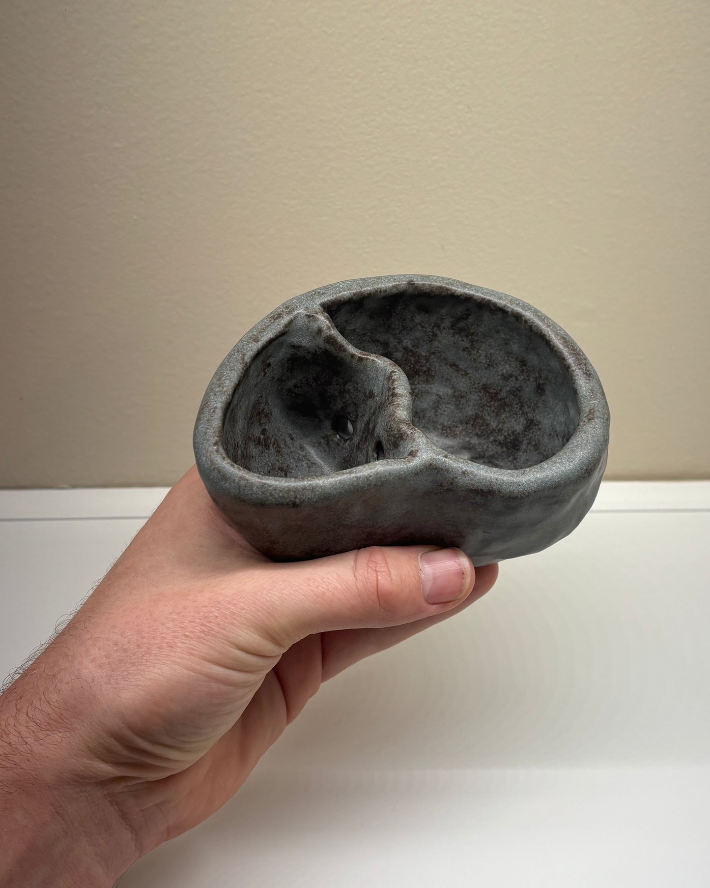 Bog Pot 16 - Rocky Pebble
