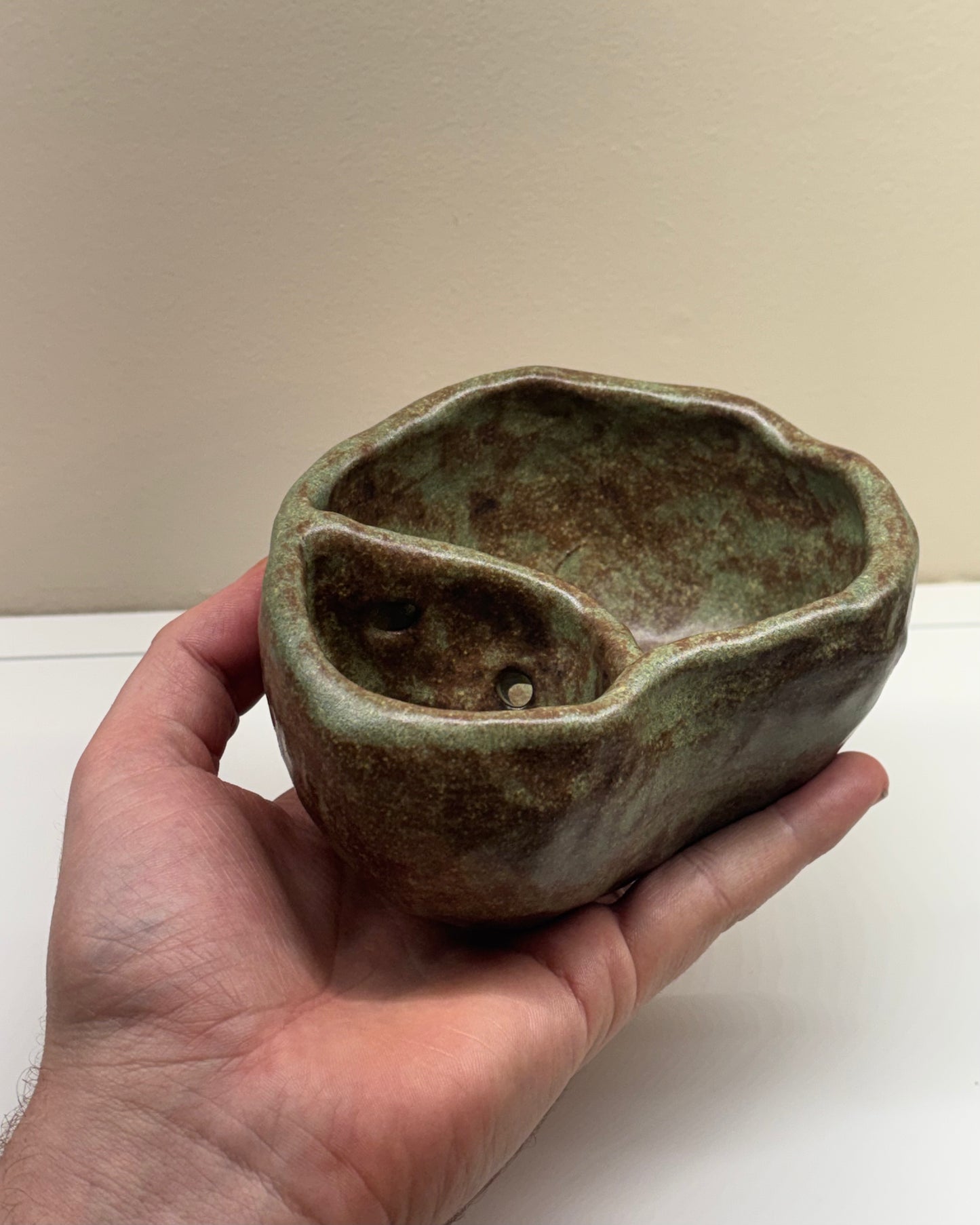 Bog Pot 20 - Mossy Pebble