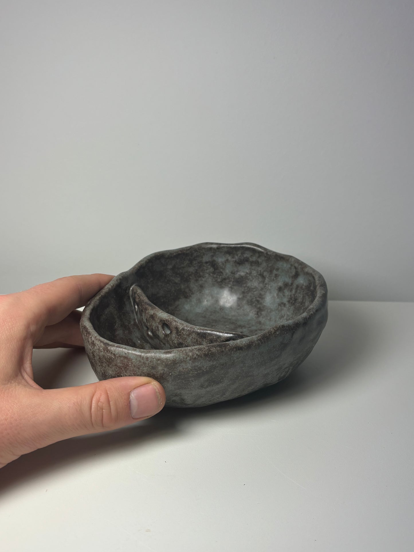 Pebble Bog Pot - Grey